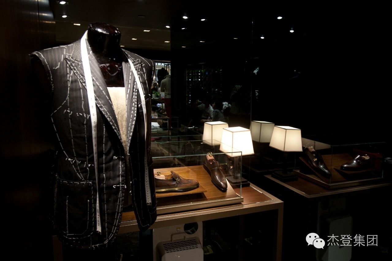 江河日下如何解救?Adidas因中國成本太高嘗試機(jī)器人定制